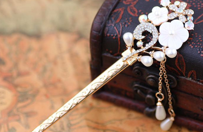 独孤天下:下面几个发簪,有一个是太师送般若的定情物,你认识吗