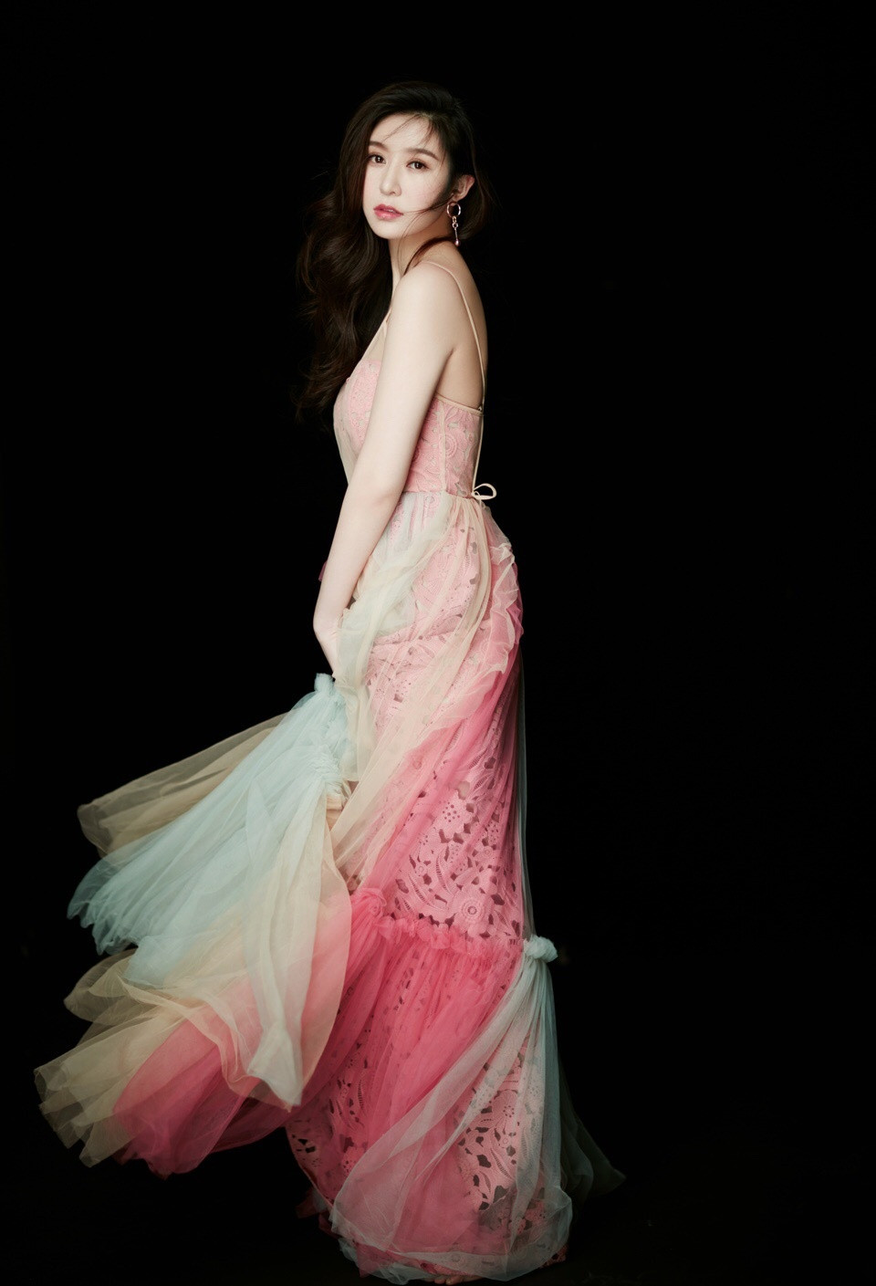 还记得在莫斯科行动剧中的罗秀秀吗?生活中的付蓉儿很有女神气质