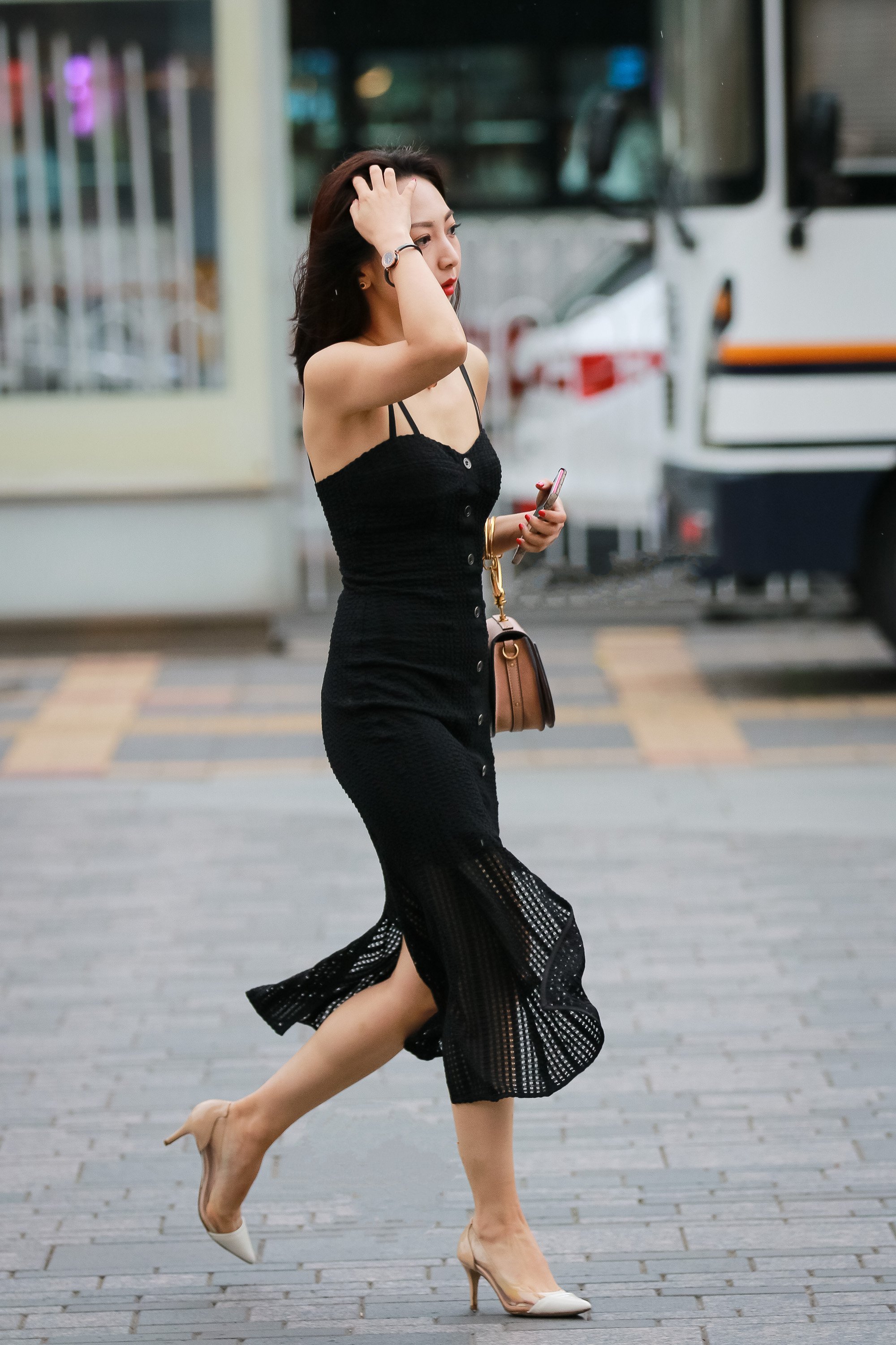 街拍:图三感觉好有气质,图四简直是辣妈,图五有着女神般的美丽