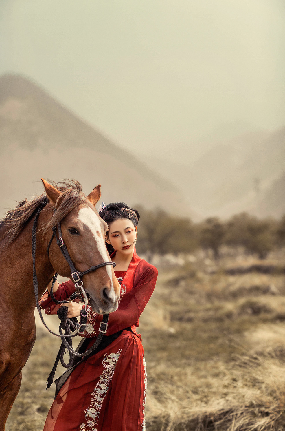 华服古风:扬鞭策马,逐鹿天下,只愿不辜负你这红颜如画