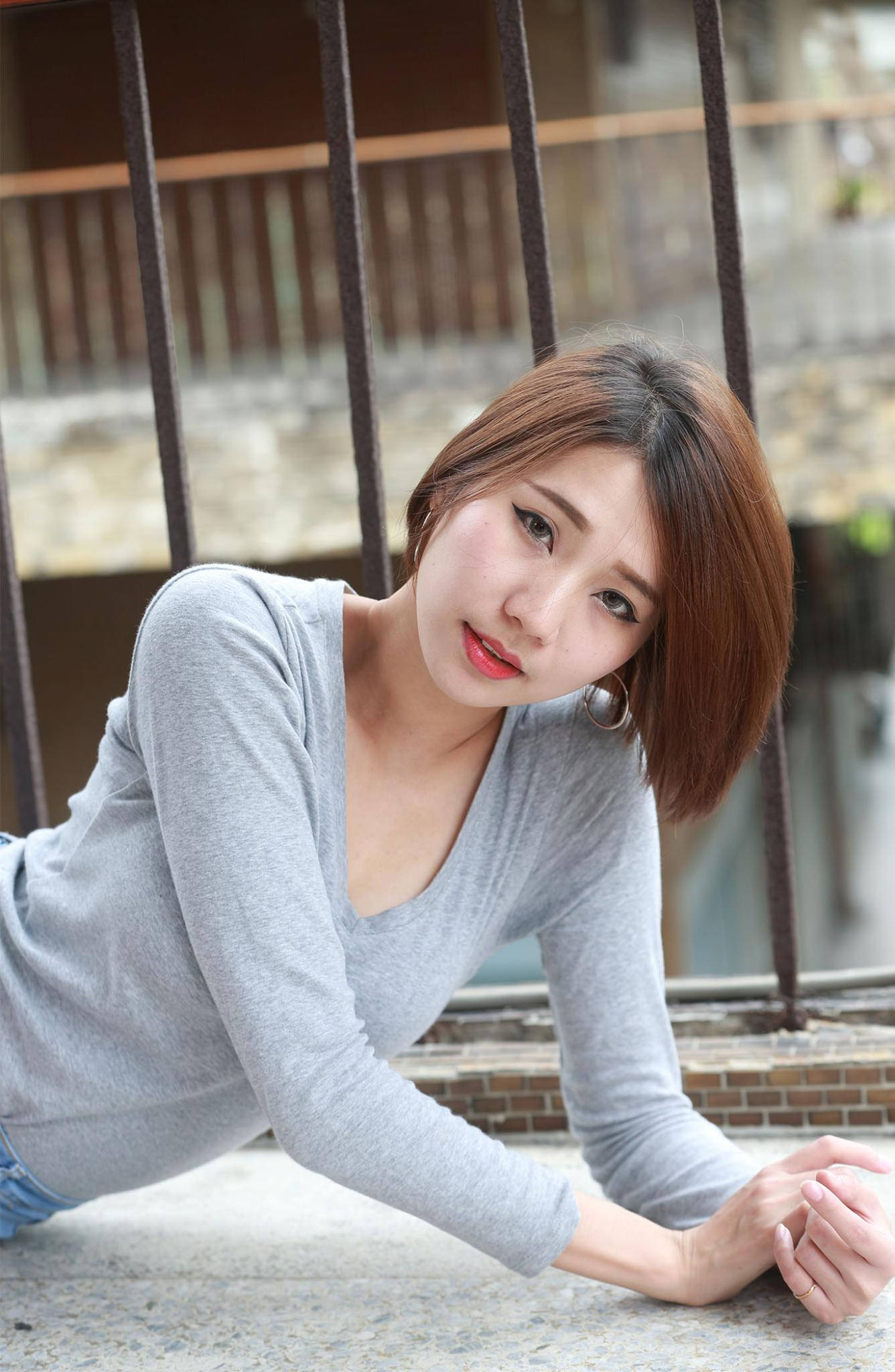 热辣时尚妹子黄竹萱