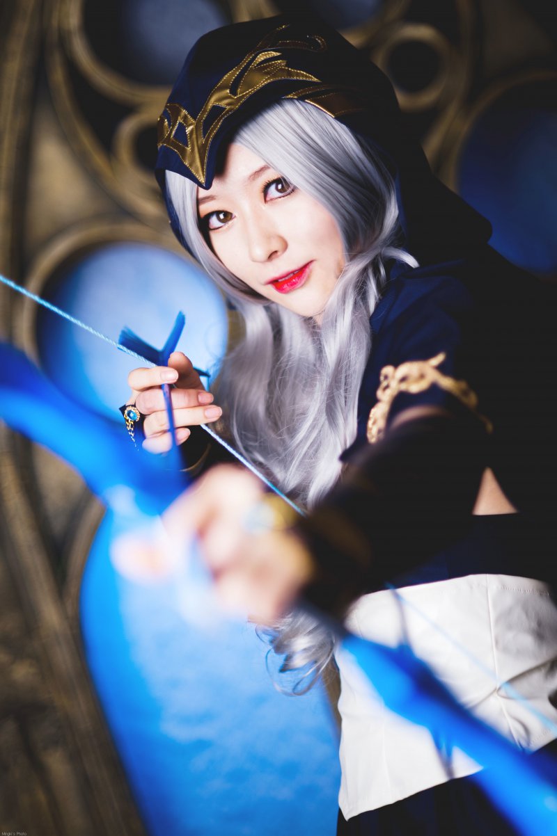 高冷女神范 美女cos寒冰射手颜值逆天