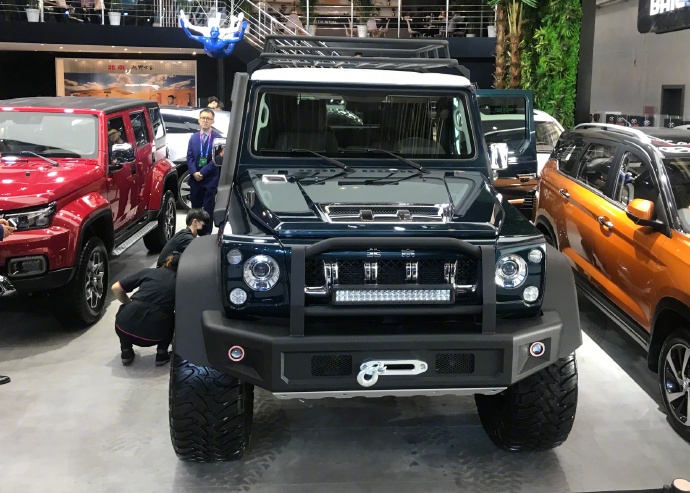 北汽bj80 6x6亮相北京车展,不知道奔驰老总看到后会怎么想!