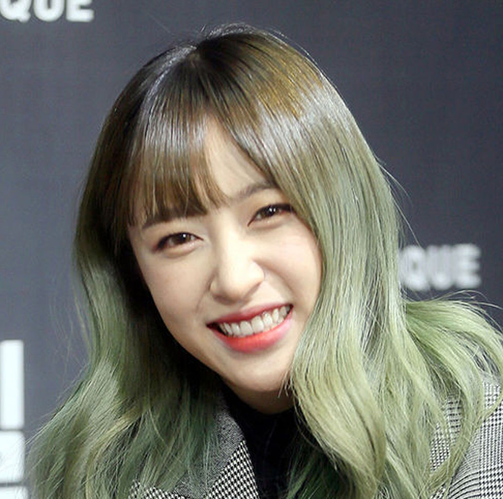 什么发色都能hold住的hani,换回黑发魅力依旧