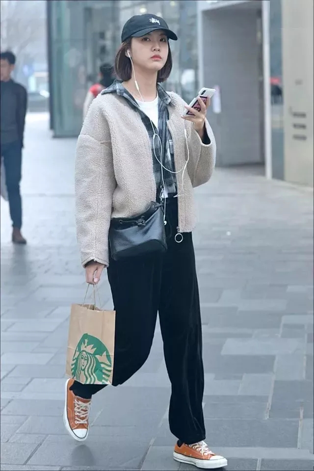 时尚路人街拍,街头都是高颜值漂亮的小姐姐