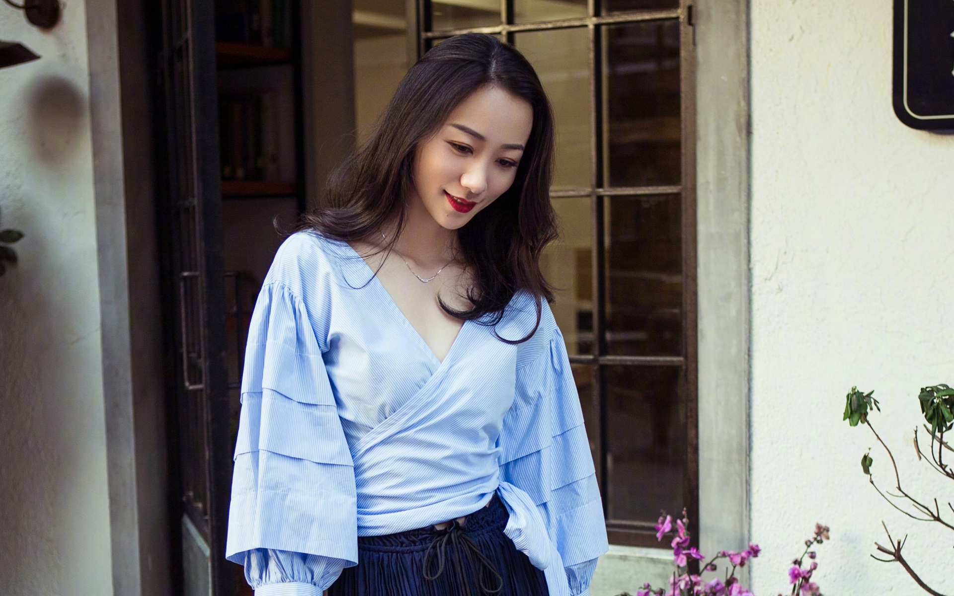 气质美女韩雪的5张图片,每张都美出天际,我最喜欢第4张你呢