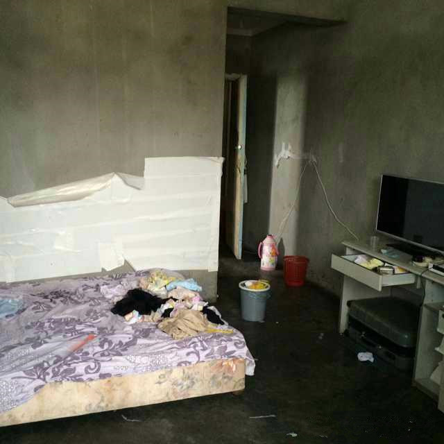 美女在深圳800元改造破烂出租房,把房东都给看懵了,太厉害啦!