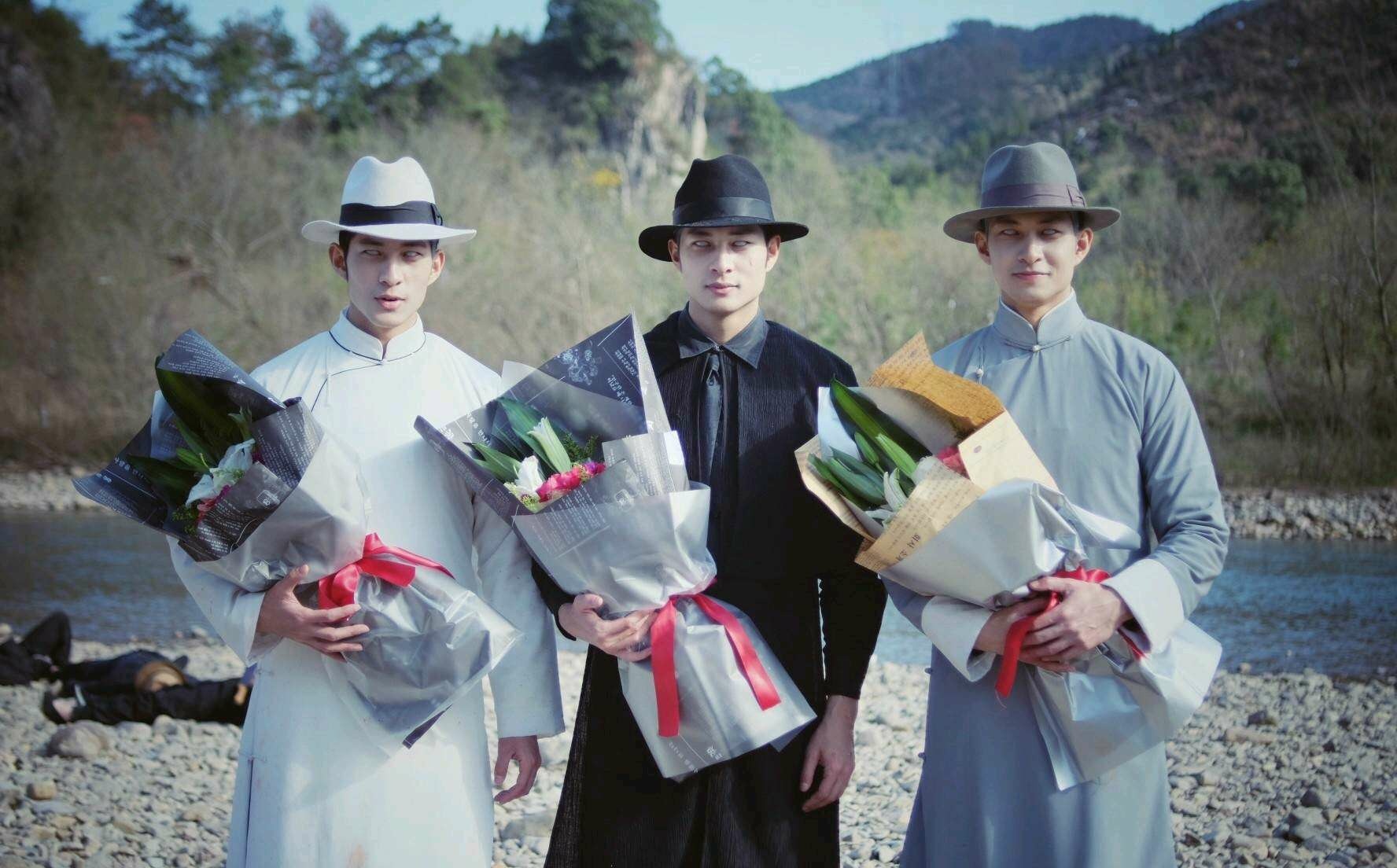 《远大前程》的幕后照,说好的黑白无常,怎么是"黑白灰"无常?