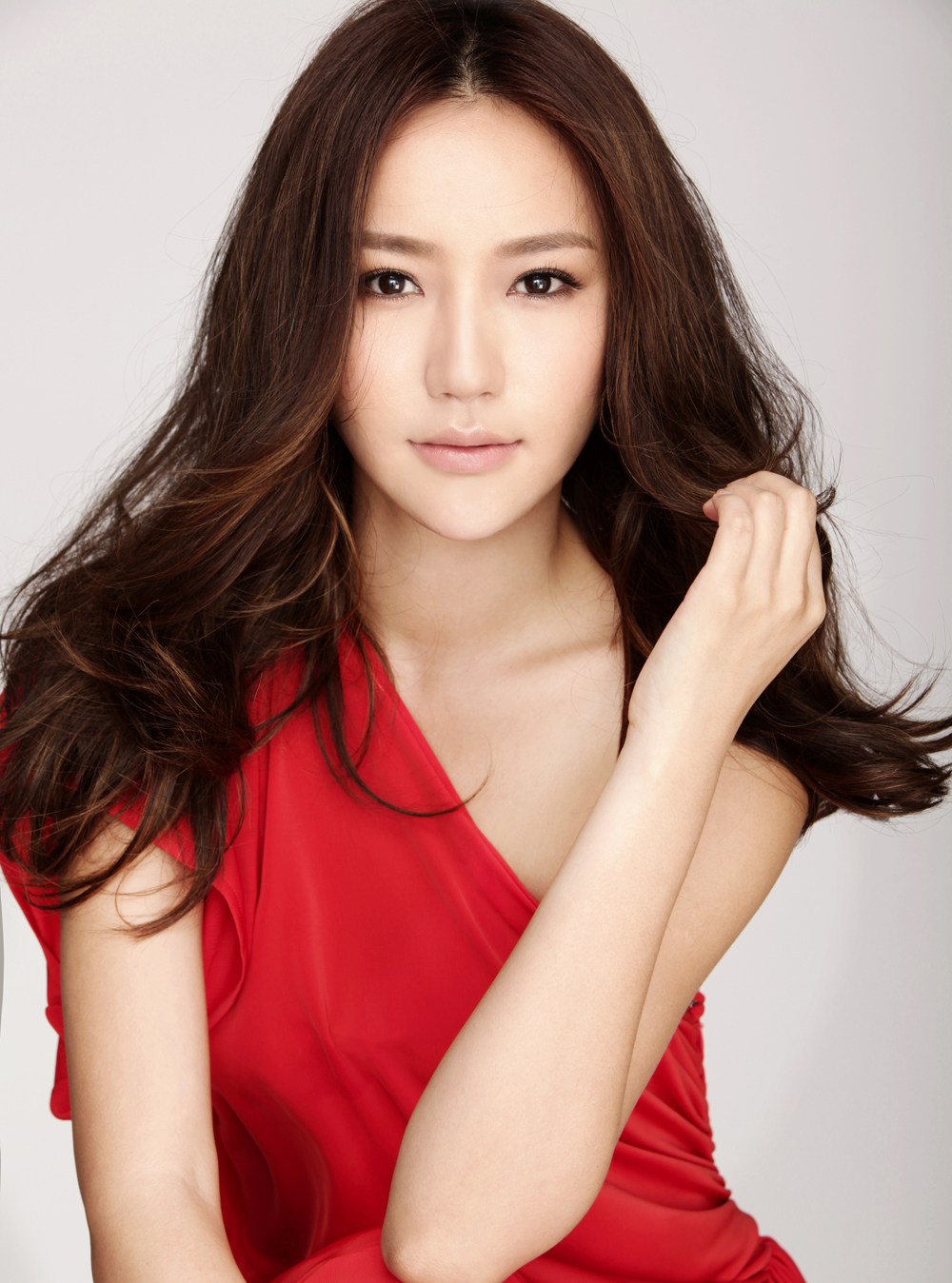 她是张国立干女儿,资源吓死人,任贤齐做媒嫁富豪,今相夫教子!