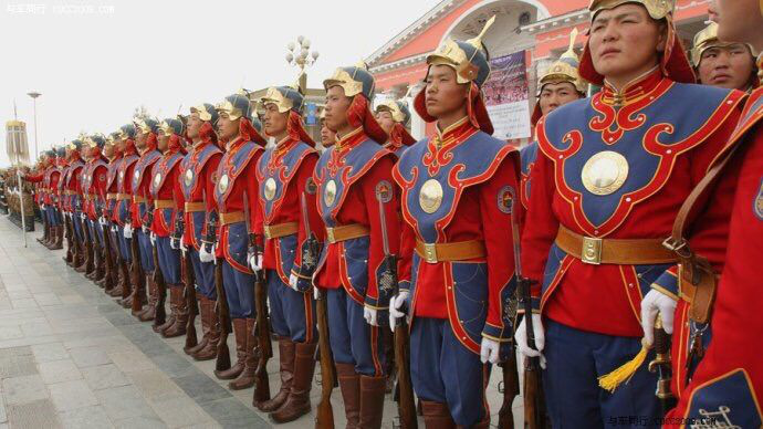 花哨!朝韩会谈上的韩国"传统仪仗队",复古到让人找不到北?