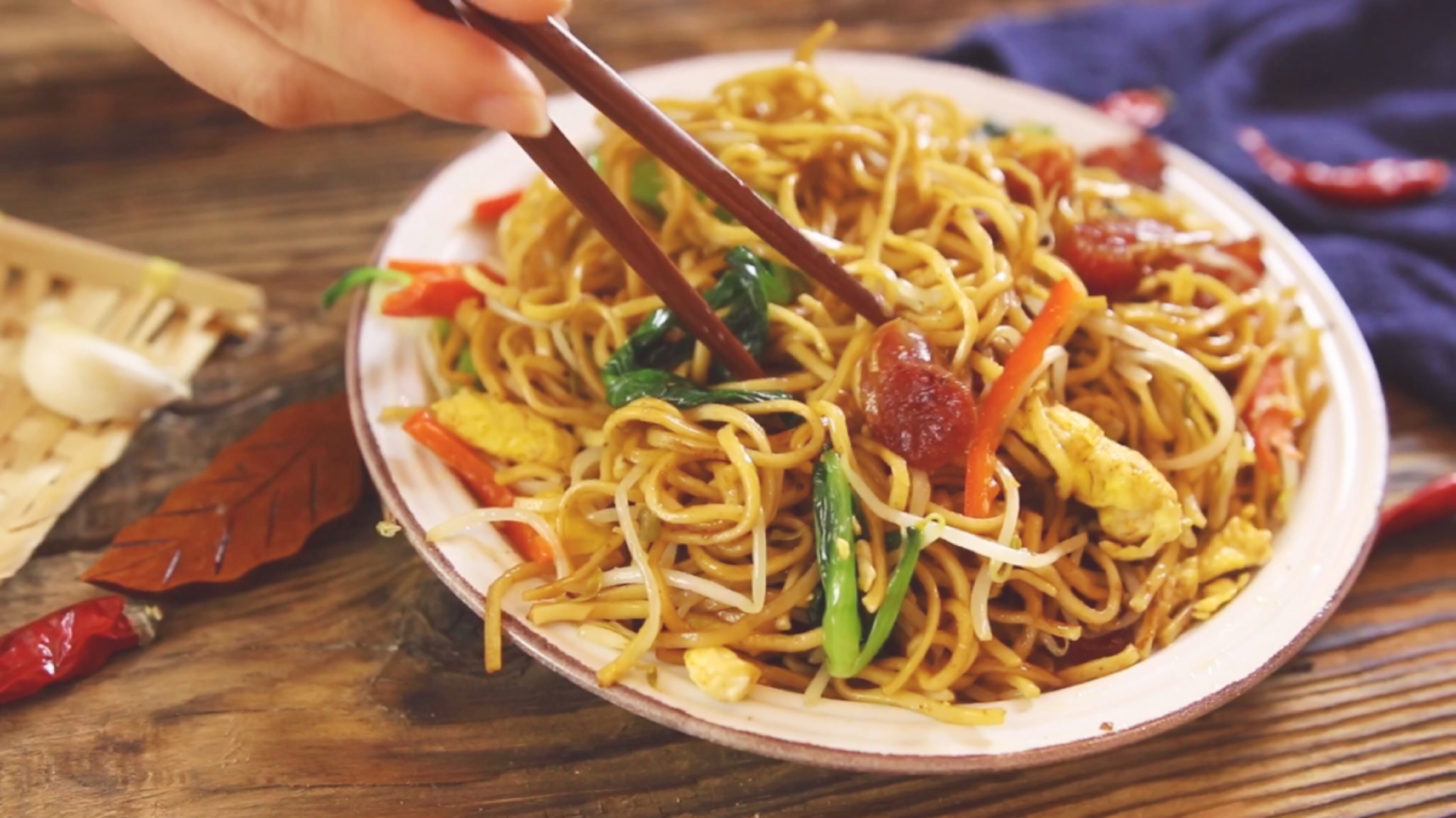 炒面最好吃的做法,香辣解馋还有肉,不愧是夜宵王