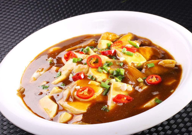 红烧鱼豆腐是一道美食,自古无鱼不成宴,对人体有非常大的作用
