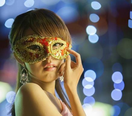 心理测试:参加舞会的时候你会戴哪个面具?测你要经历几次爱情!