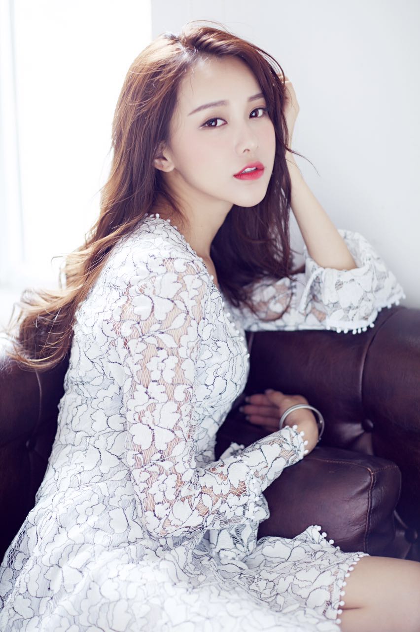 模特黄一琳美照,娇羞的外表,不知道有多少人为之倾倒