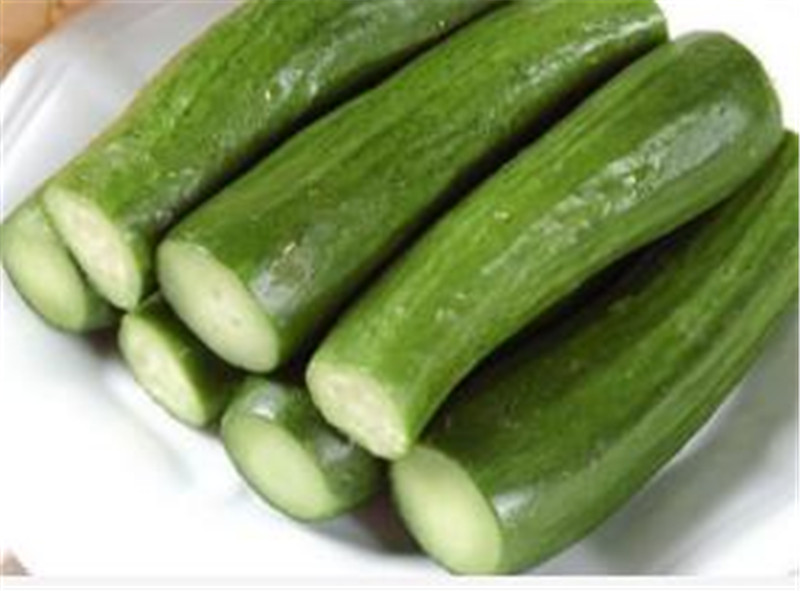黄瓜含水量高,细嫩清香,味道鲜美,是家常美食的一种主要食材,很多人都