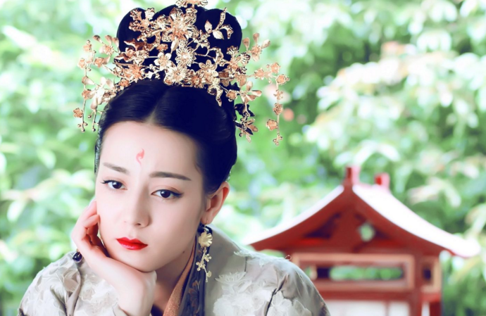 热巴在《三生三世十里桃花》5组服饰,前4个虽美艳,但不及图5!