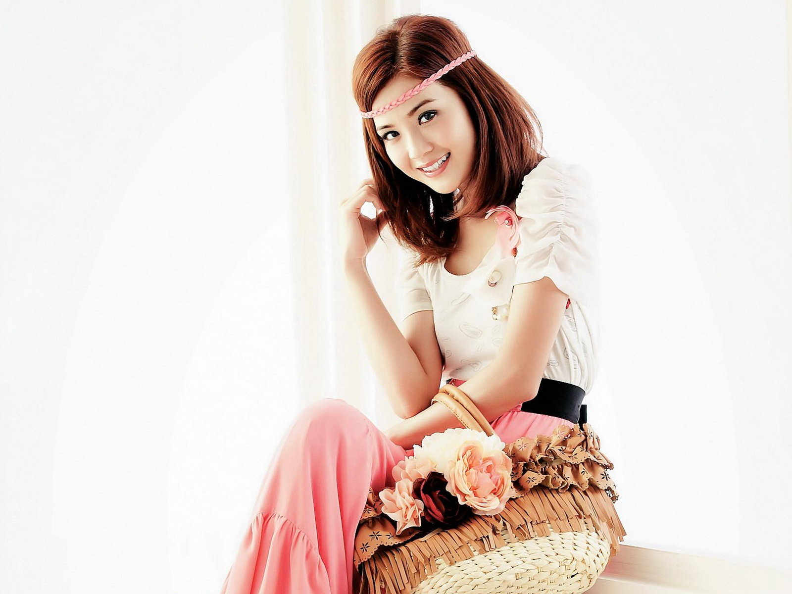 香港人气天后蔡卓妍,甜美的微笑和内敛的气质太吸引人