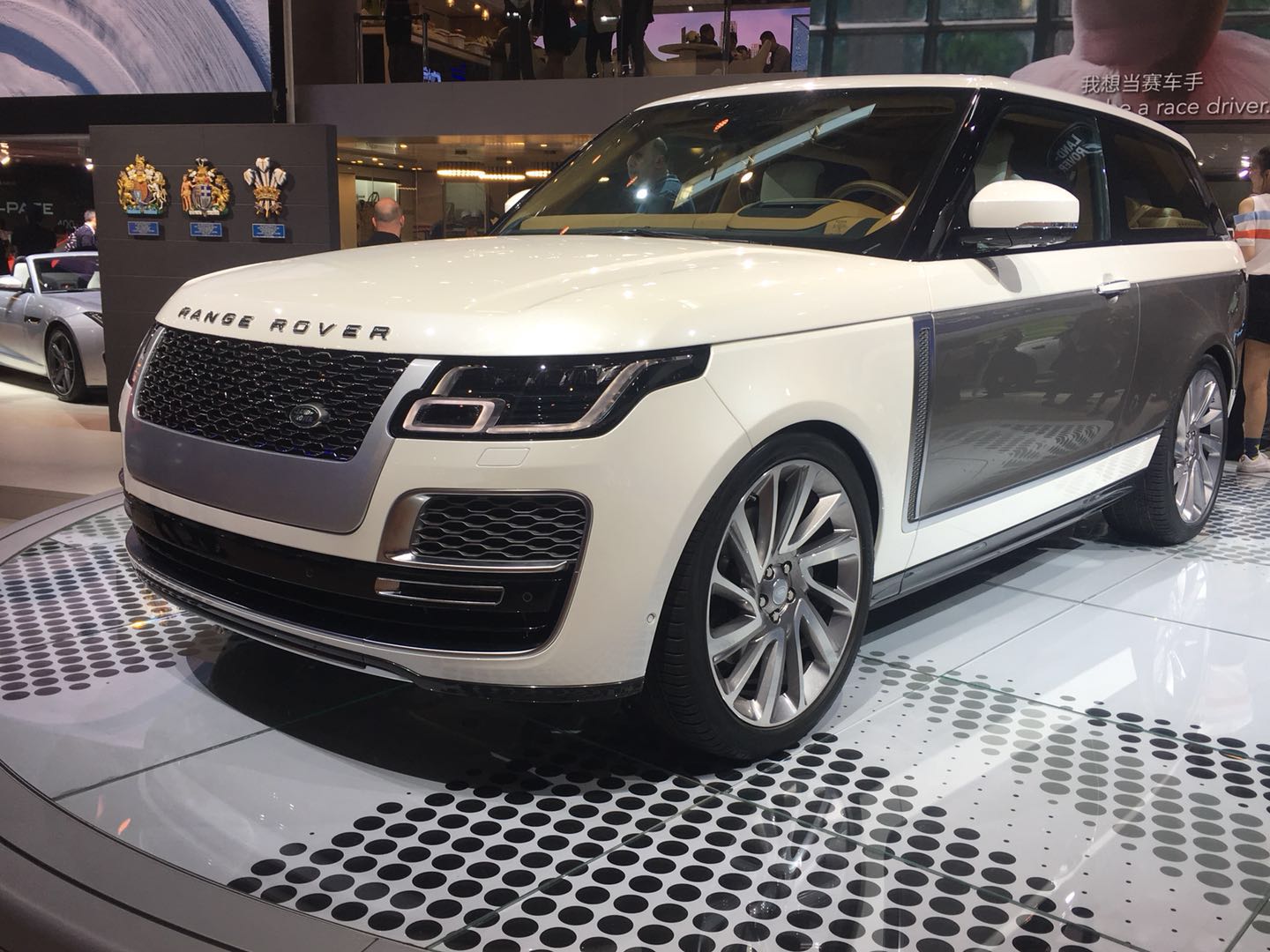 路虎超豪华suv揽胜sv coupe发布 全球限量999辆