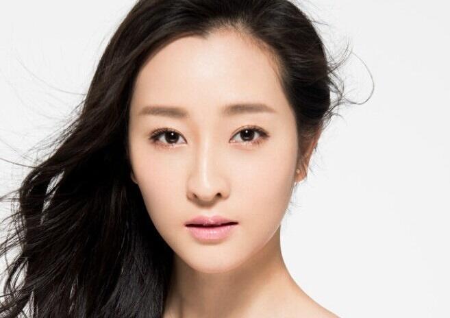 《真爱的谎言之破冰者》靳远帅气,谭逗逗果敢,最后一张演技最好