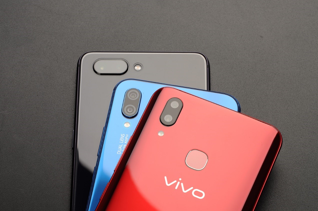 颜值即正义!vivo x21,oppo r15,华为nova 3e外观对比