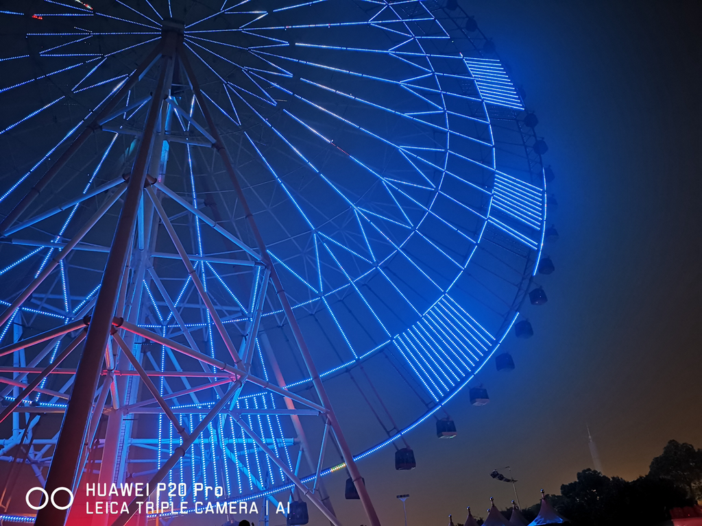 用华为p20 pro夜拍英雄城,夜景模式颠覆你的想象!