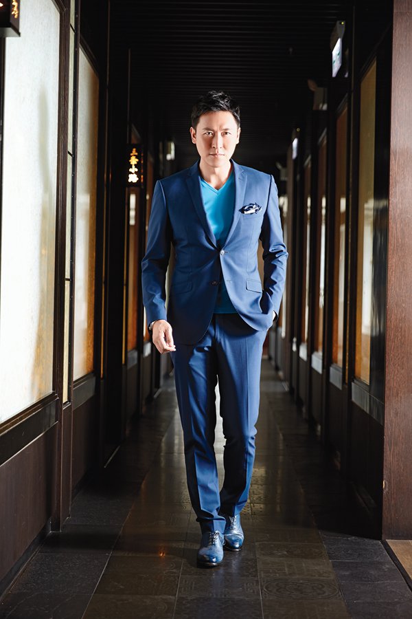 曾当过特警,因演《冲上云霄》走红,却因性骚扰丑闻形象大损!