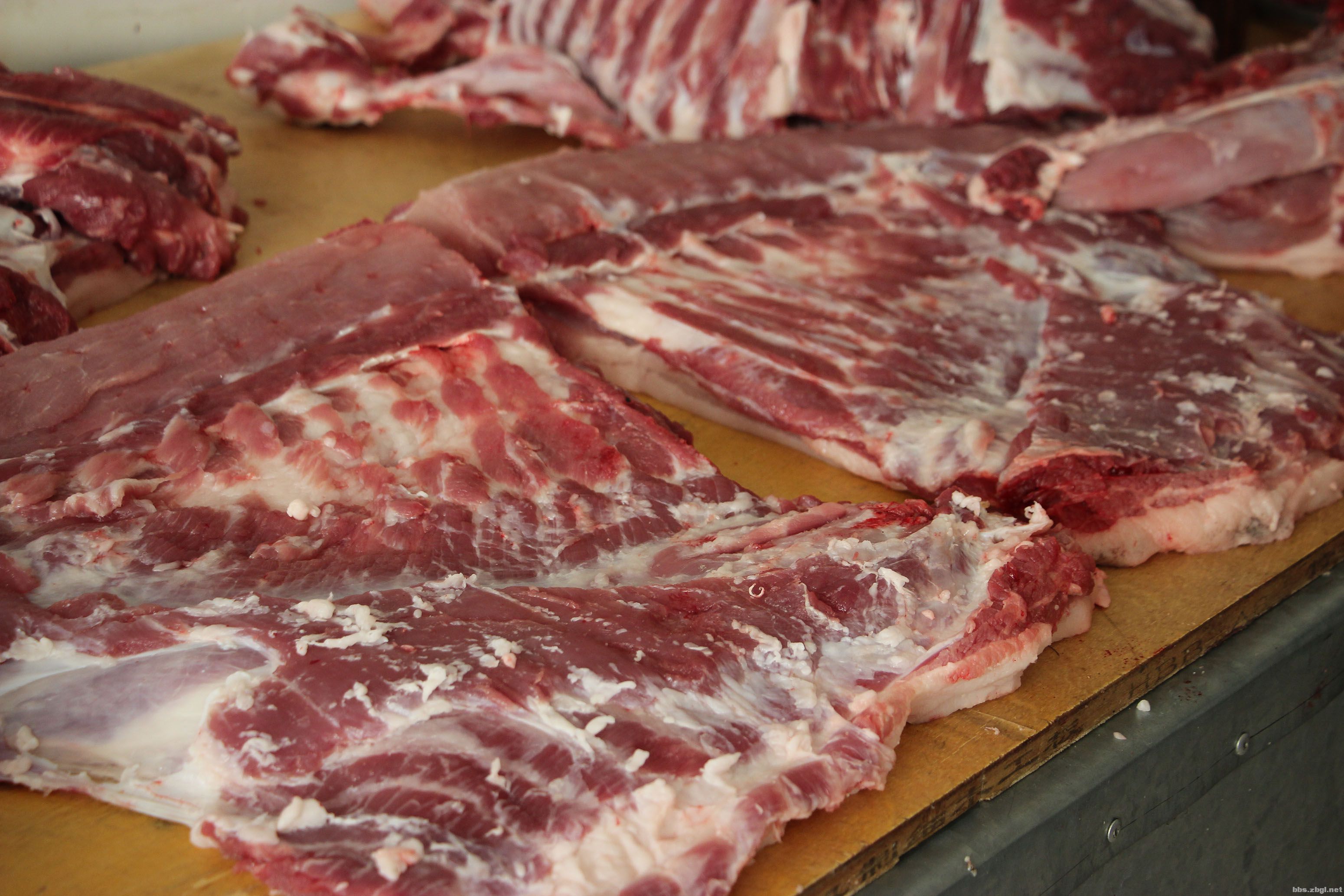 "人造猪肉"年底有望销售,猪价格会受到影响,继续下跌吗?