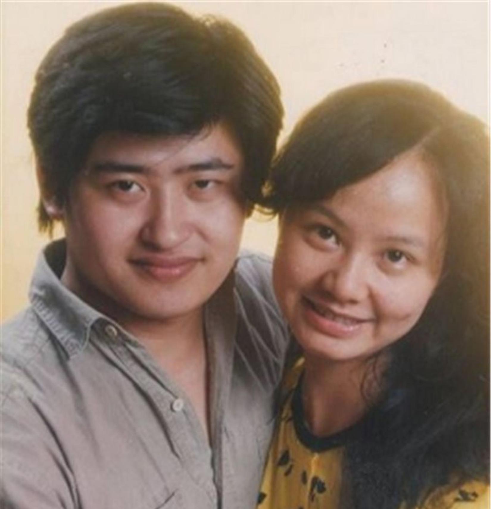 刘欢低调了30年的妻子终现身,是谢娜前辈,两人一见面就闪婚!