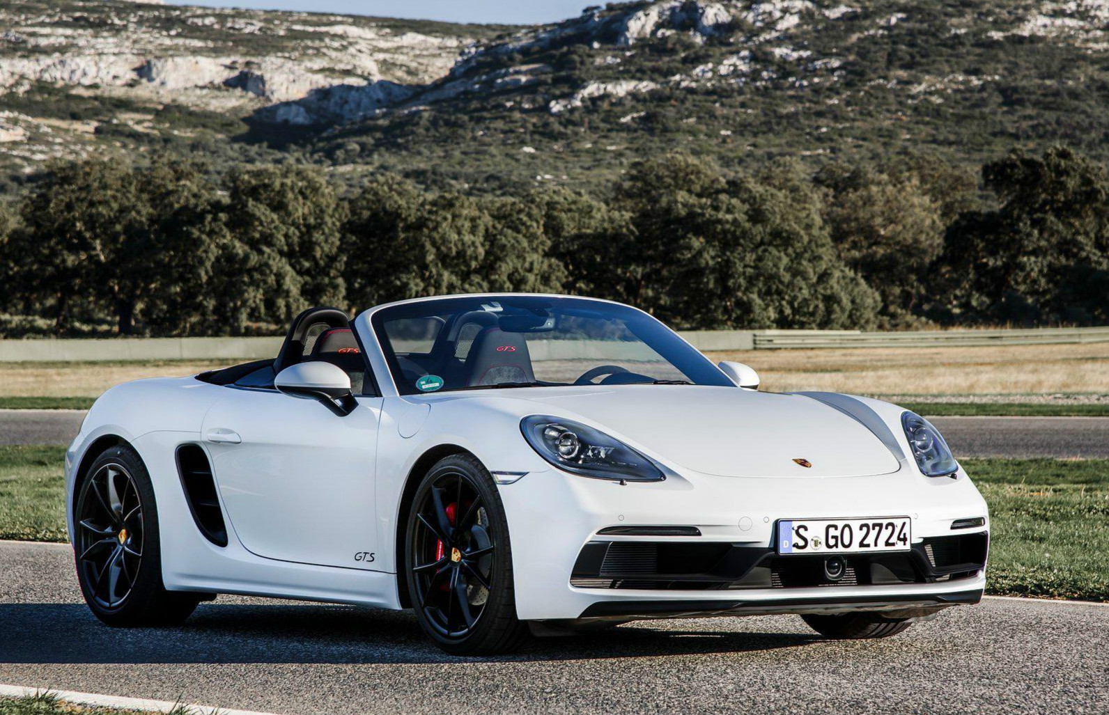 2018年保时捷718,素白车漆特干净,红色更迷人!