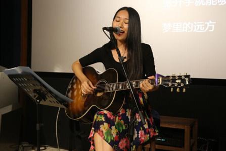 黄姗姗一首令人欲罢不能的《春梦》即日上线
