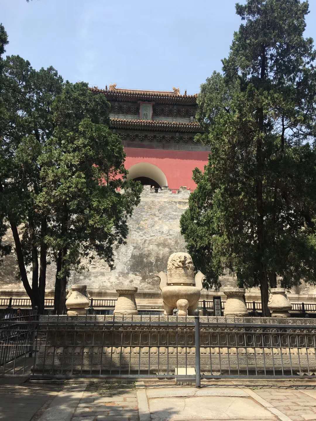 北京明十三陵的定陵的地下宮殿,果然是中國古代建築史的奇觀