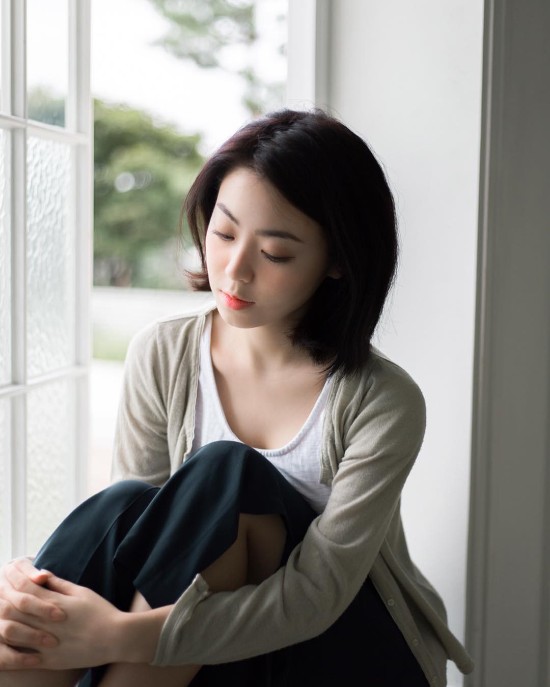齐肩短发衬托出女人的干练,气质优雅!