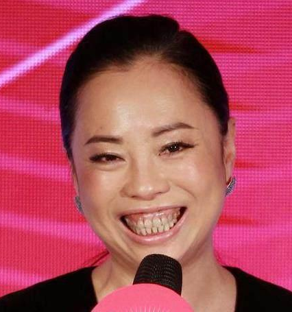 哪些明星笑起来比哭还难看?刘亦菲一笑毁人设,网友:黄妈厉害了