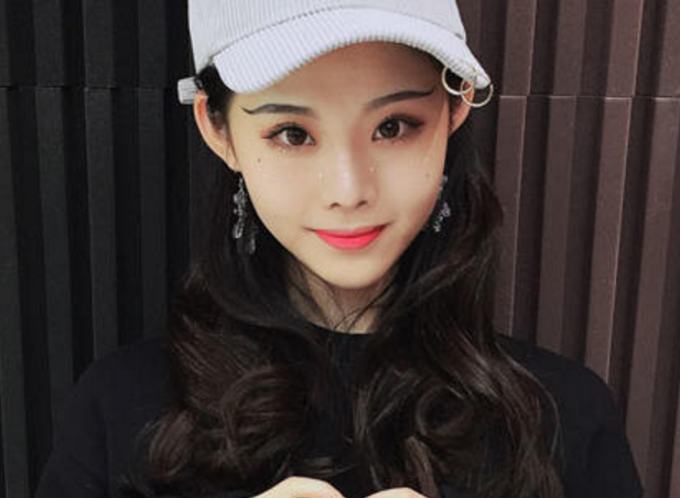 5个"创造101王婷"中有一个"张嘉倪",1秒找到的,绝对是101粉