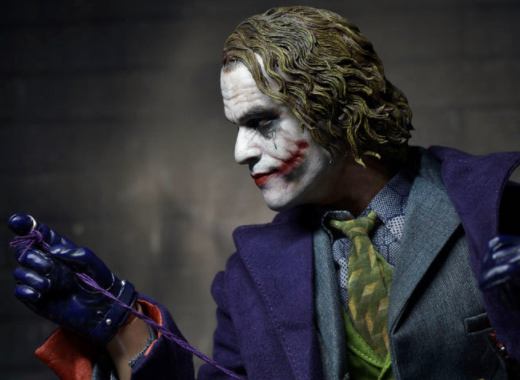 小丑的侧脸照,蝙蝠侠的侧脸照,钢铁侠的侧脸照,你最喜欢哪一位