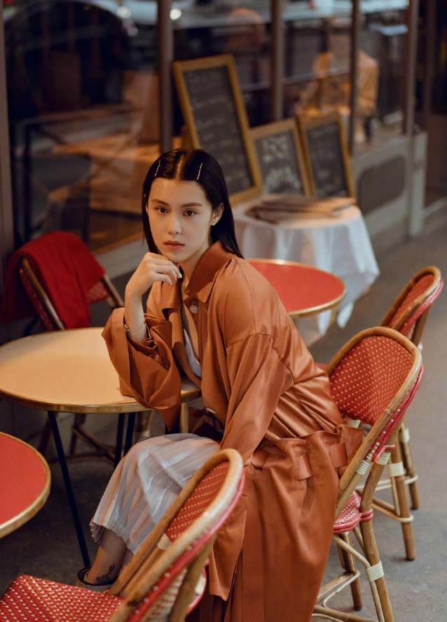 韩丹彤——温文尔雅,明艳动人