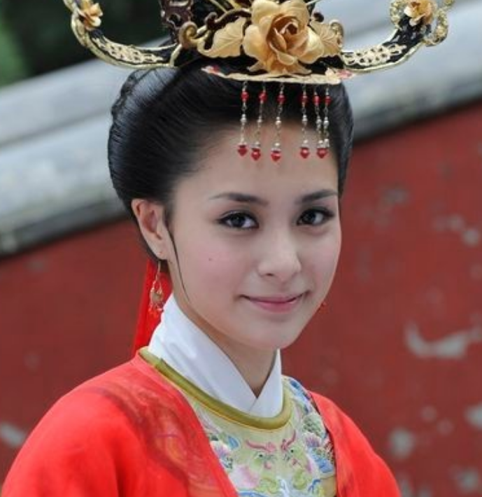 钟欣潼最美五个古装角色,第一美了七年,紫薇仙子仅排第三!