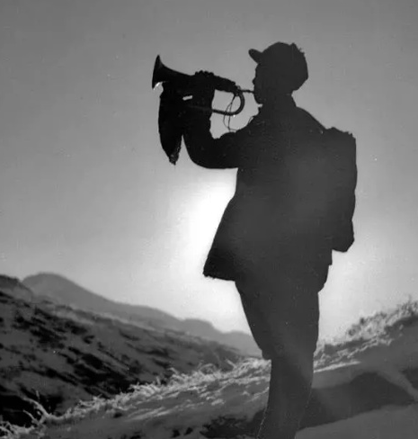 老照片:图二战士竖起大拇指,最后一张是日军"最蠢"军官!