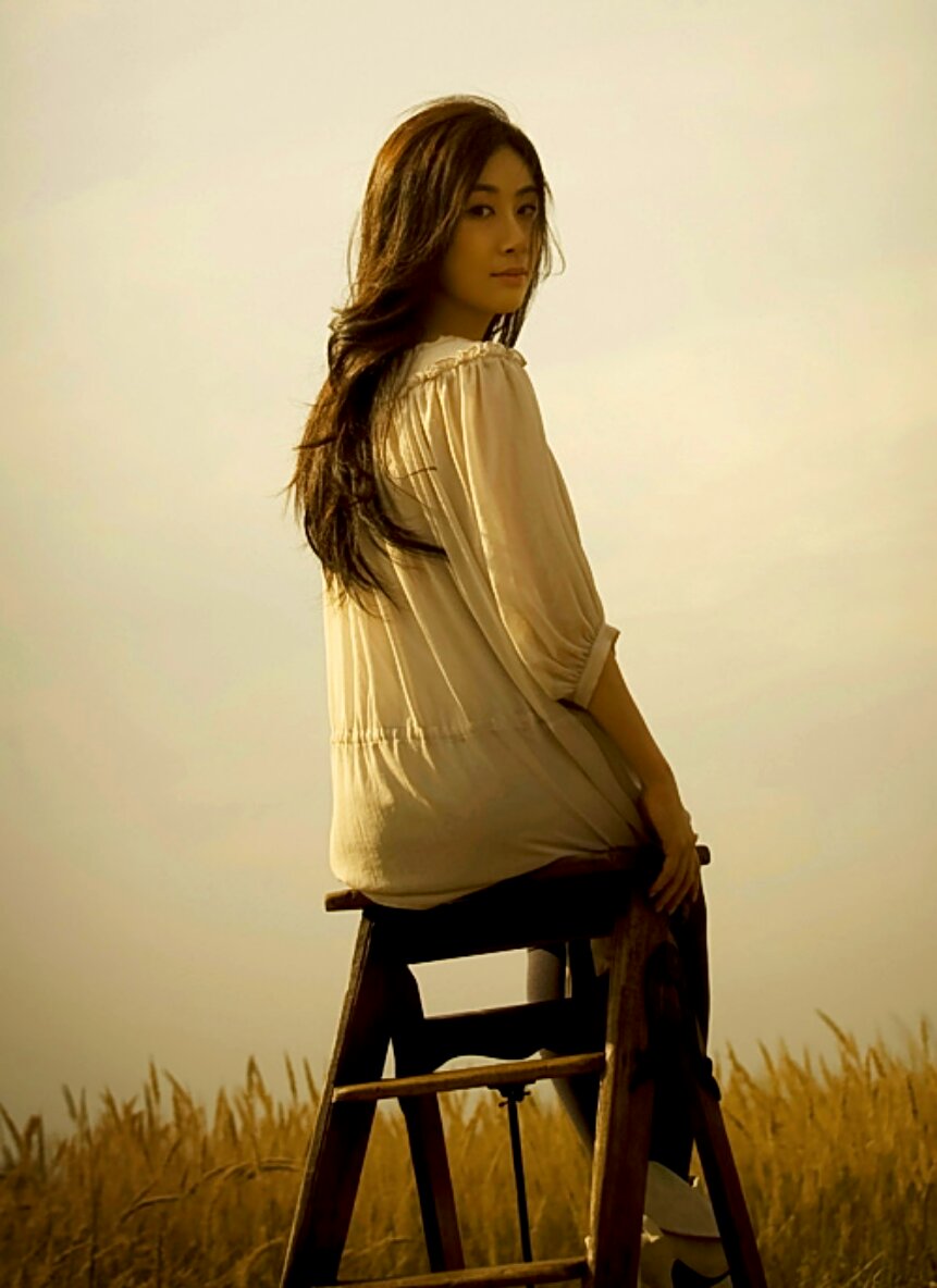 妍姿艳质,温柔可人---张力尹