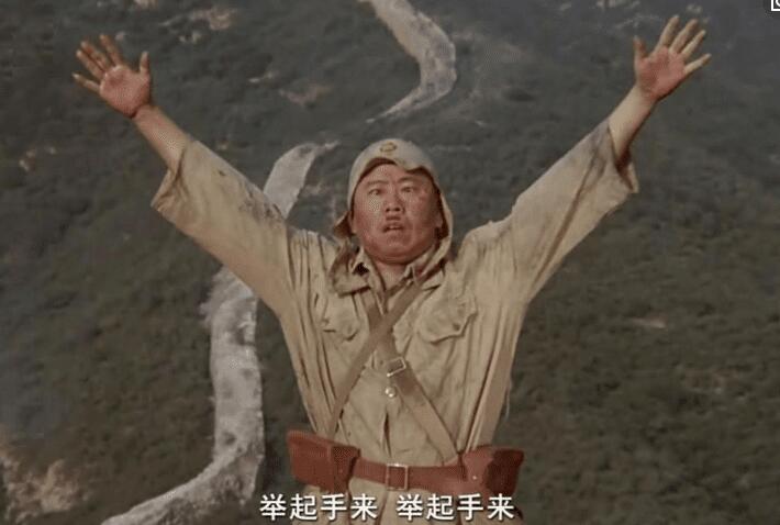 3,《举起手来》潘长江,郭达都是观众熟知的喜剧演员,情节不光是搞笑