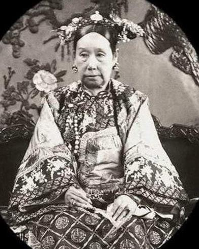 野史上传李连英和慈禧有一腿,这是真的吗?秘密终于被人说出