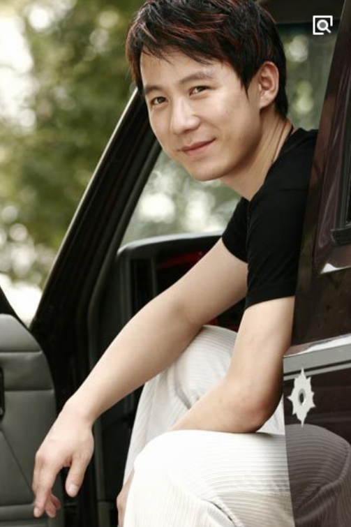 76年的王少伟,76年的刘浩龙,76年的王茂蕾,都输给了肌肉男神!