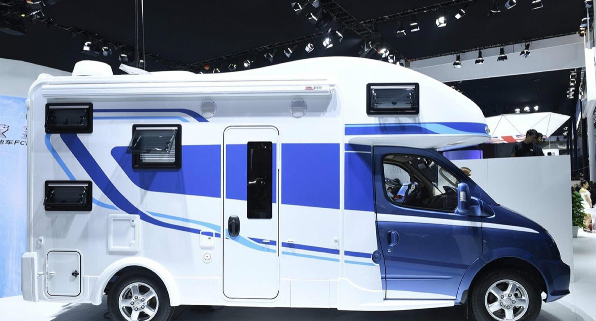 最会过日子的车子:上汽大通rv80 c型房车