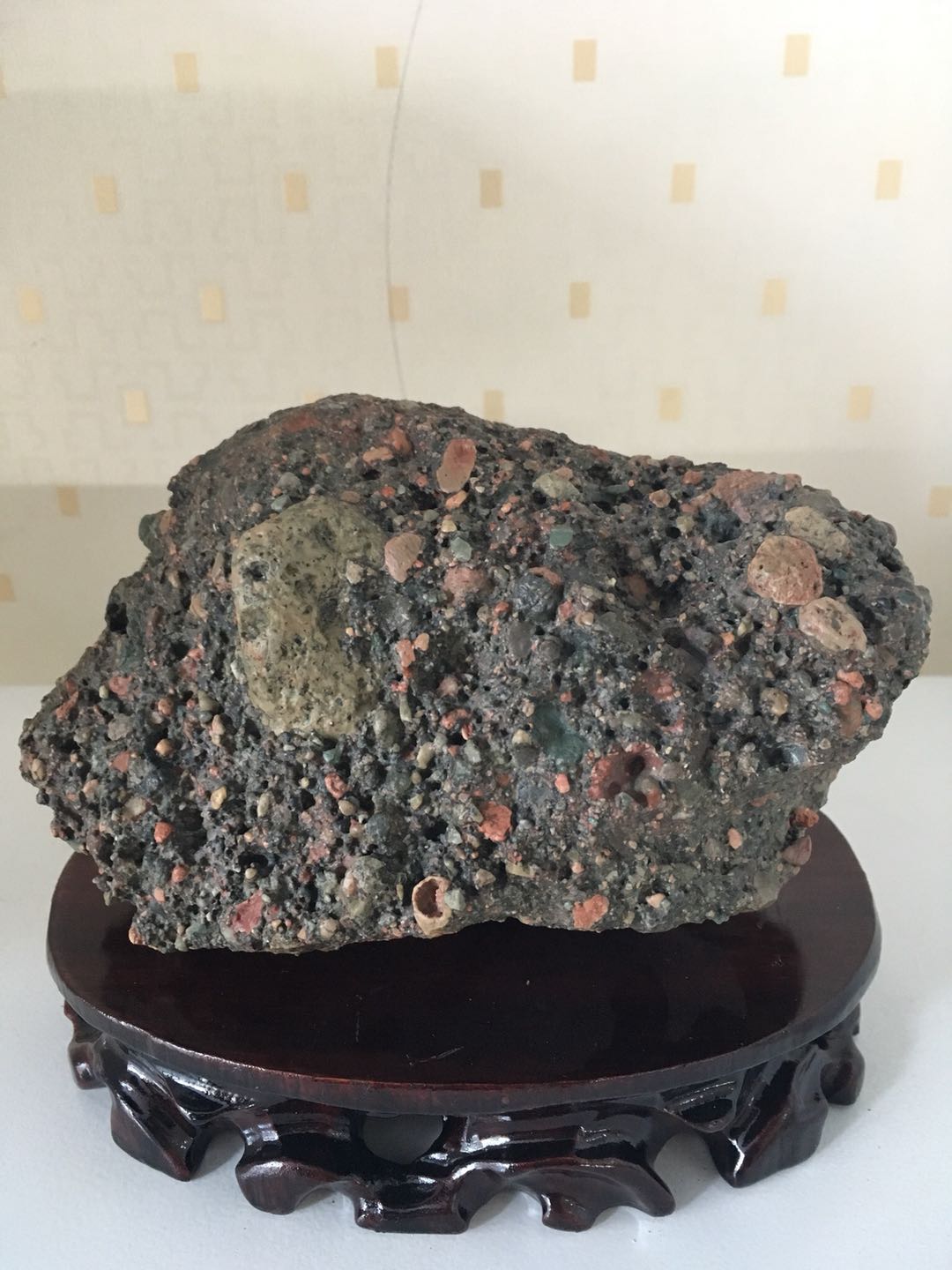 无磁性角砾岩陨石图片图片