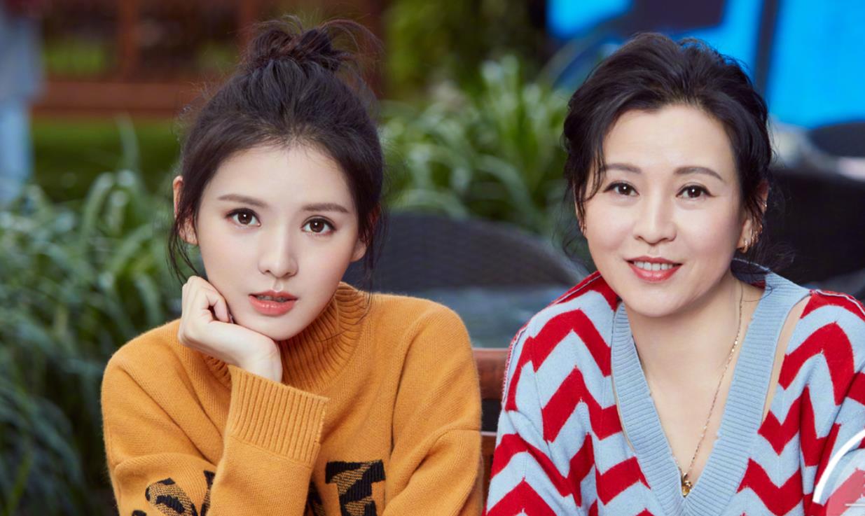 张予曦与她妈妈高颜值惹人羡慕!网友:她根本就是你姐姐好伐