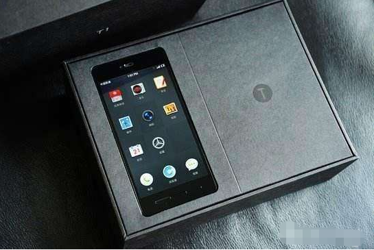 坚果"神机"公布:骁龙845 8gb 1t超大内存,网友:还好忍住了!