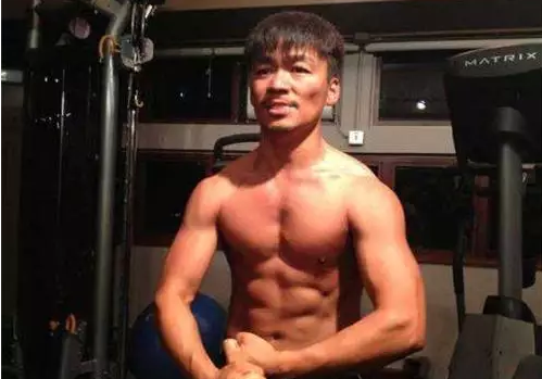 明星"肌肉照:周星驰显瘦,王宝强结实,鹿晗想不到