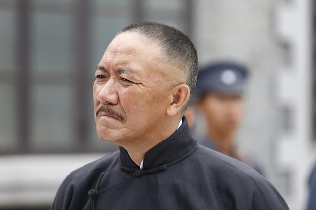 费玉清,本名张彦亭,1955年7月17日出生于台湾台北