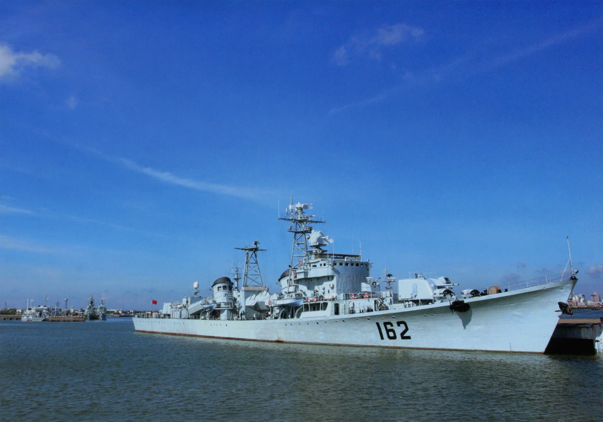 中国自主建造第一代驱逐舰:051型驱逐舰!