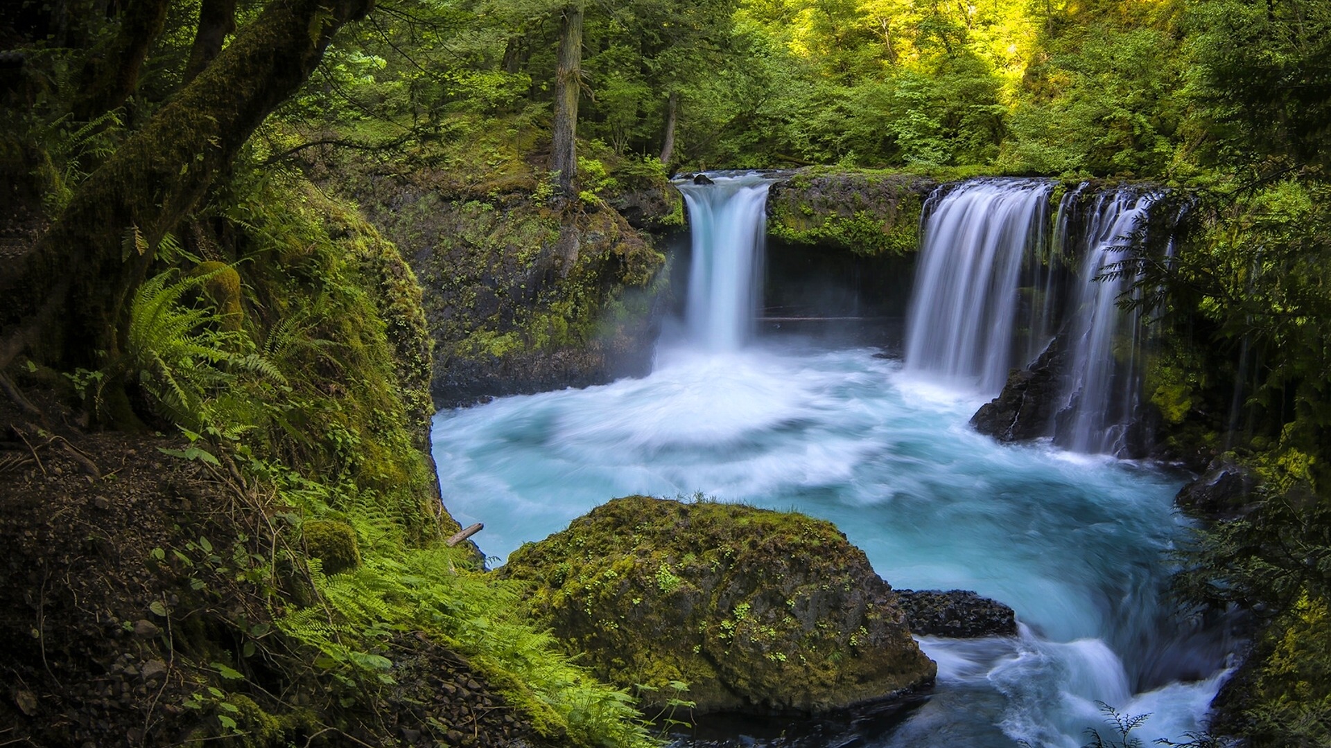 这里有河川与瀑布 令人惊叹的自然景观 此地成为水上活动者的天堂